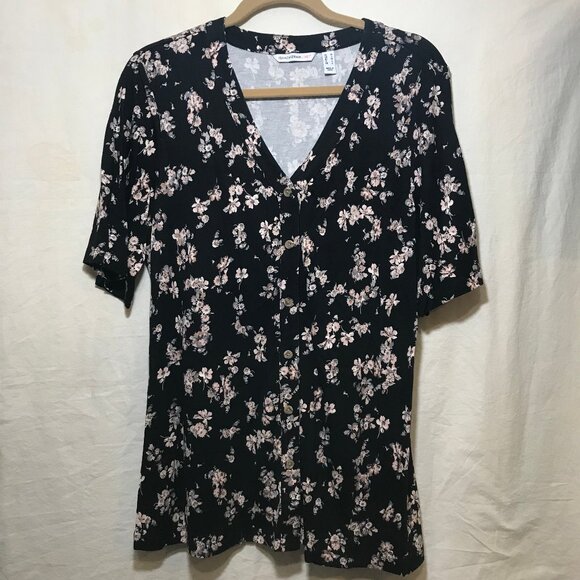 Issac Mizrahi Tops - Issac Mizrahi Live! Black Floral Print Blouse Top EUC Medium M Button Down Front